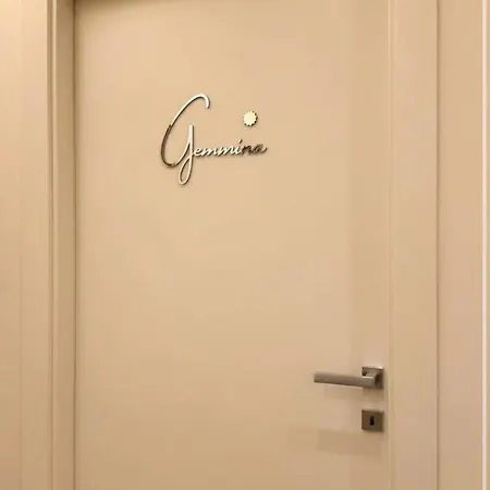 Gemmina Sun Lejlighed